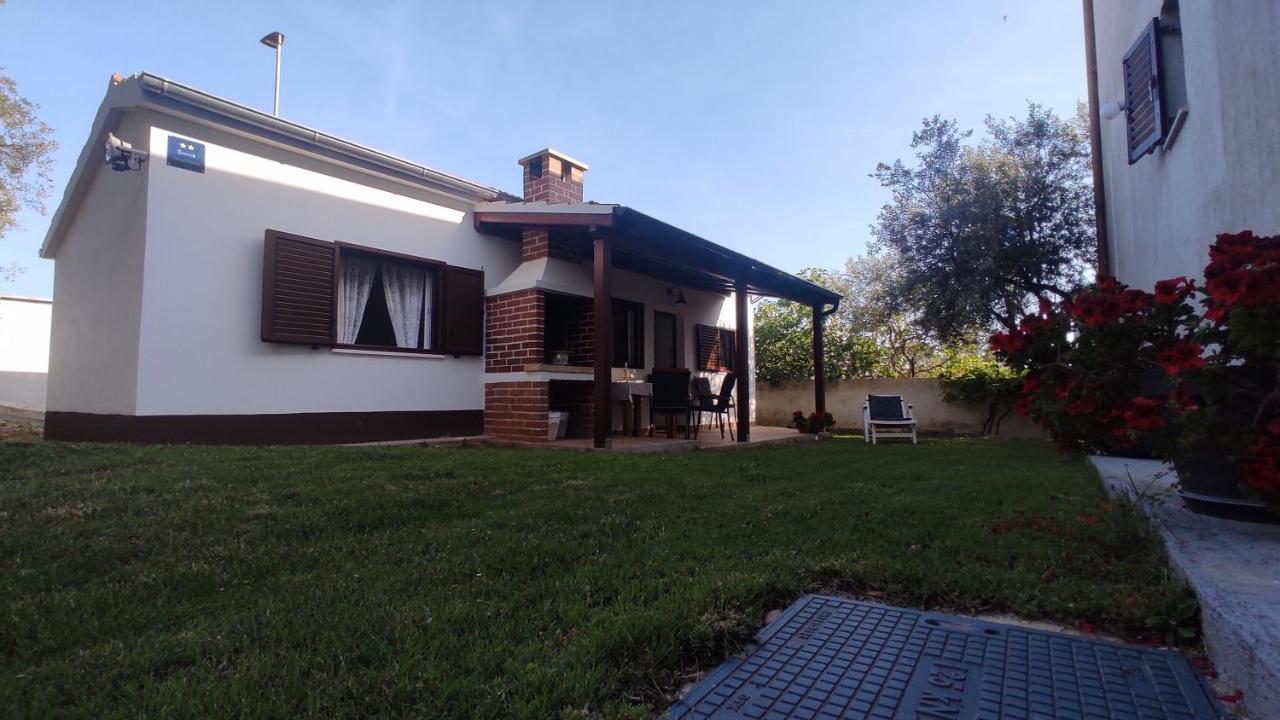 Apartment Little House Fažana Exterior foto